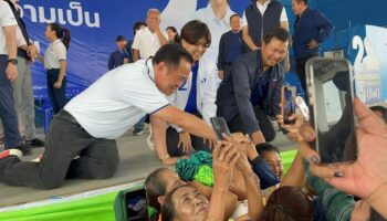 будет тщательно проверять правительство по поводу предполагаемых сетей политического влияния.