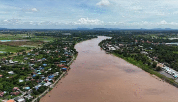 Водохранилище Чао Прайя сбрасывает 2000 кубометров в секунду в связи с уменьшением потока водохранилища Па Сак.