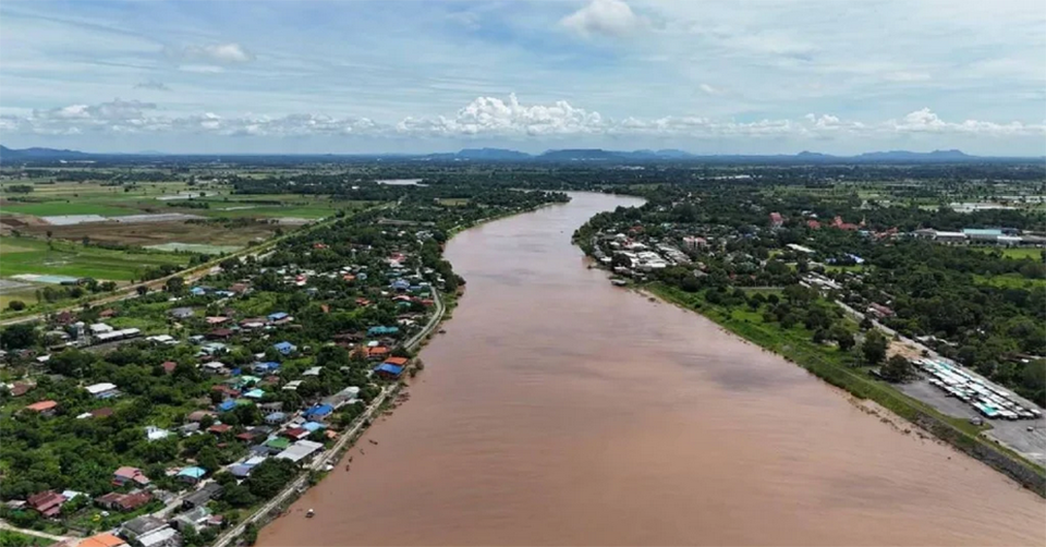 Водохранилище Чао Прайя сбрасывает 2000 кубометров в секунду в связи с уменьшением потока водохранилища Па Сак.