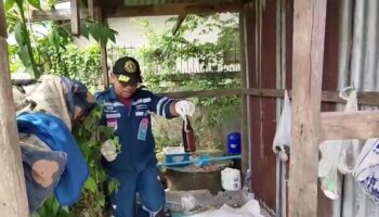 Вой собачьих приводит к ужасной находке трупа в хижине в Удон-Тхани