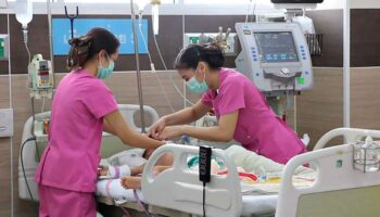 Врач рекламирует антитело в борьбе с РС-вирусом