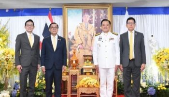 Глава финансового министерства Таиланда пообещал укрепить батт и расследовать торговлю золотом.