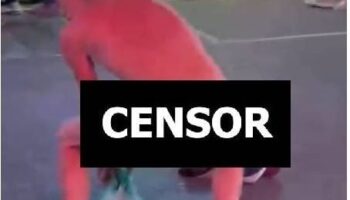 Голый турист танцует на Сой Бангла, вызывает негативную реакцию в сети