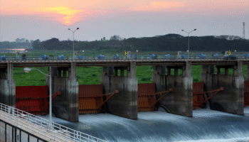 Дамба Чао Прайа увеличивает сброс воды на фоне роста рисков наводнений в центральном Таиланде