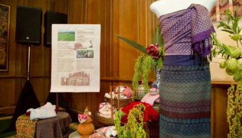 Её Королевское Высочество принцесса Уболратана вручает награды Таиландского туристического конкурса с 151 наградой