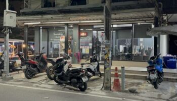 Игрок из Паттайи сбегает с сумкой в дерзком похищении в круглосуточном магазине.