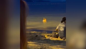 Иностранная пара засняла занятия сексом в море у пляжа Джомтиен в Паттайе