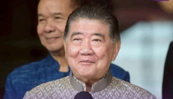 Исполняющий обязанности премьер-министра confirmó Thaksin за границей по медицинским причинам, указывает на обновление в социальных сетях