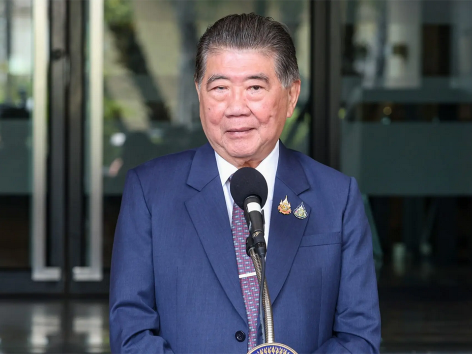 Исполняющий обязанности премьер-министра Пхумтам предупреждает о искажении демократии, призывает к ясному разрешению политического тупика