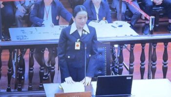 Конституционный суд защищает решение, которое сняло Паетонгтана с поста премьер-министра.