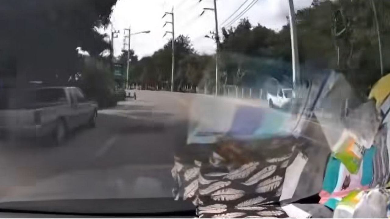 Краш на подхвате в Чианг Мае перевернул 24电杆 и убил 1 жертву