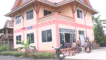 Лесной монах обвинен в злоупотреблении детьми в Пхичите