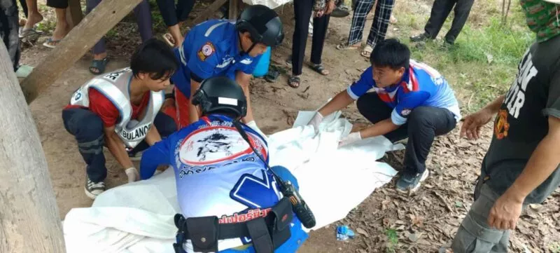 Мужчина из Пхаяо погиб, упав в яму глубиной 3 метра.