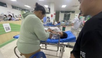 Мужчина с Пхукета разыскивается после того, как stabbed жену в семейном конфликте