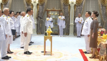 Новое правительство Таиланда приведено к присяге перед Королем, Премьер-министр клянется в преданности королевскому руководству.