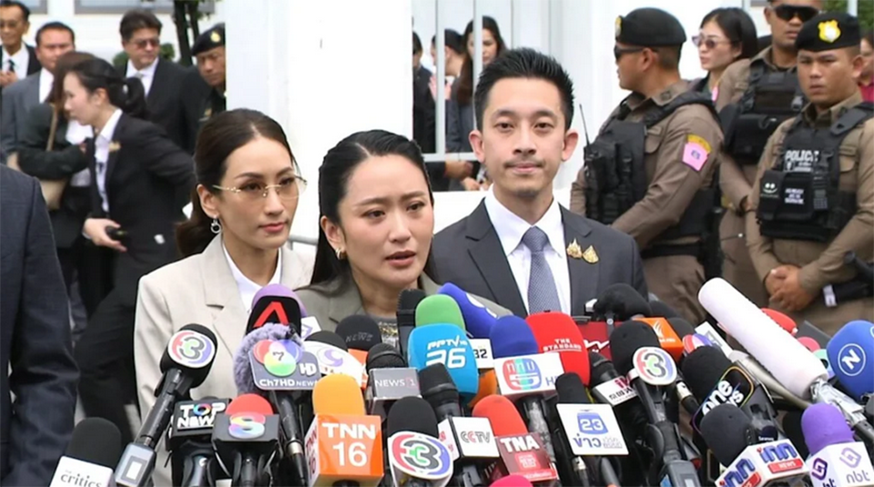 Паетонгтарн клянется продолжать борьбу после утраты поста премьер-министра и заключения отца в тюрьму.