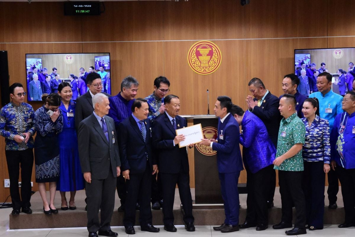 Партия народов нацелится на министров в дебатах по политике Анутин.