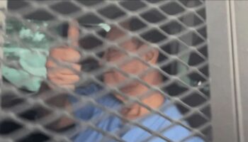 Партия Пхеу Тай столкнулась с неудачами на выборах после скандалов с Шинаватра