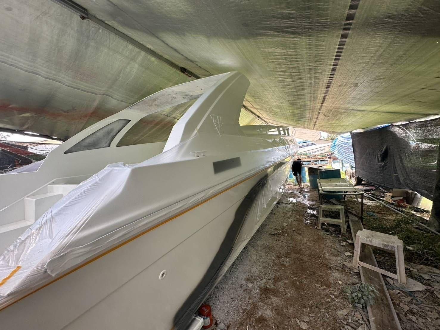 Подозреваемые арестованы по делу о краже скоростного катера на 2,2 миллиона бат в Чонбури