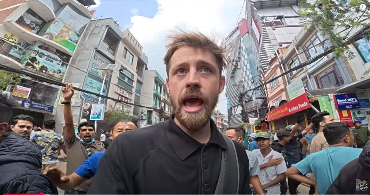 Поездка британского Ютубера в Таиланд сорвана из-за хаоса в Непале (видео)