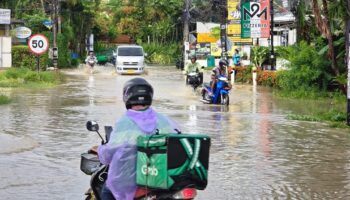 Пострадавшие от шторма: 44 провинции Таиланда сталкиваются с угрозой внезапных наводнений