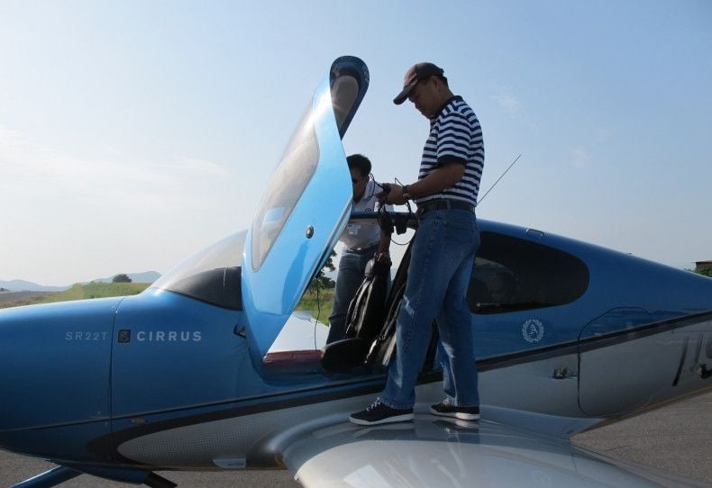 Премьер-министр Анутин раскрывает миллиарды в активов, частные самолеты и антиквариат