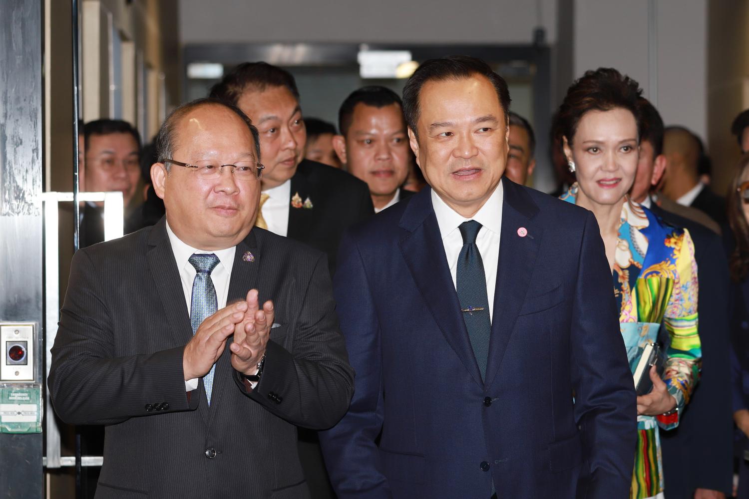 Премьер-министр поручает расследование по экспортным операциям с золотом