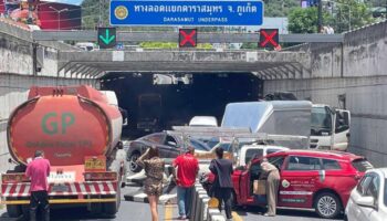 Пятнадцатидорожное столкновение блокирует подземный переход в Пхукете