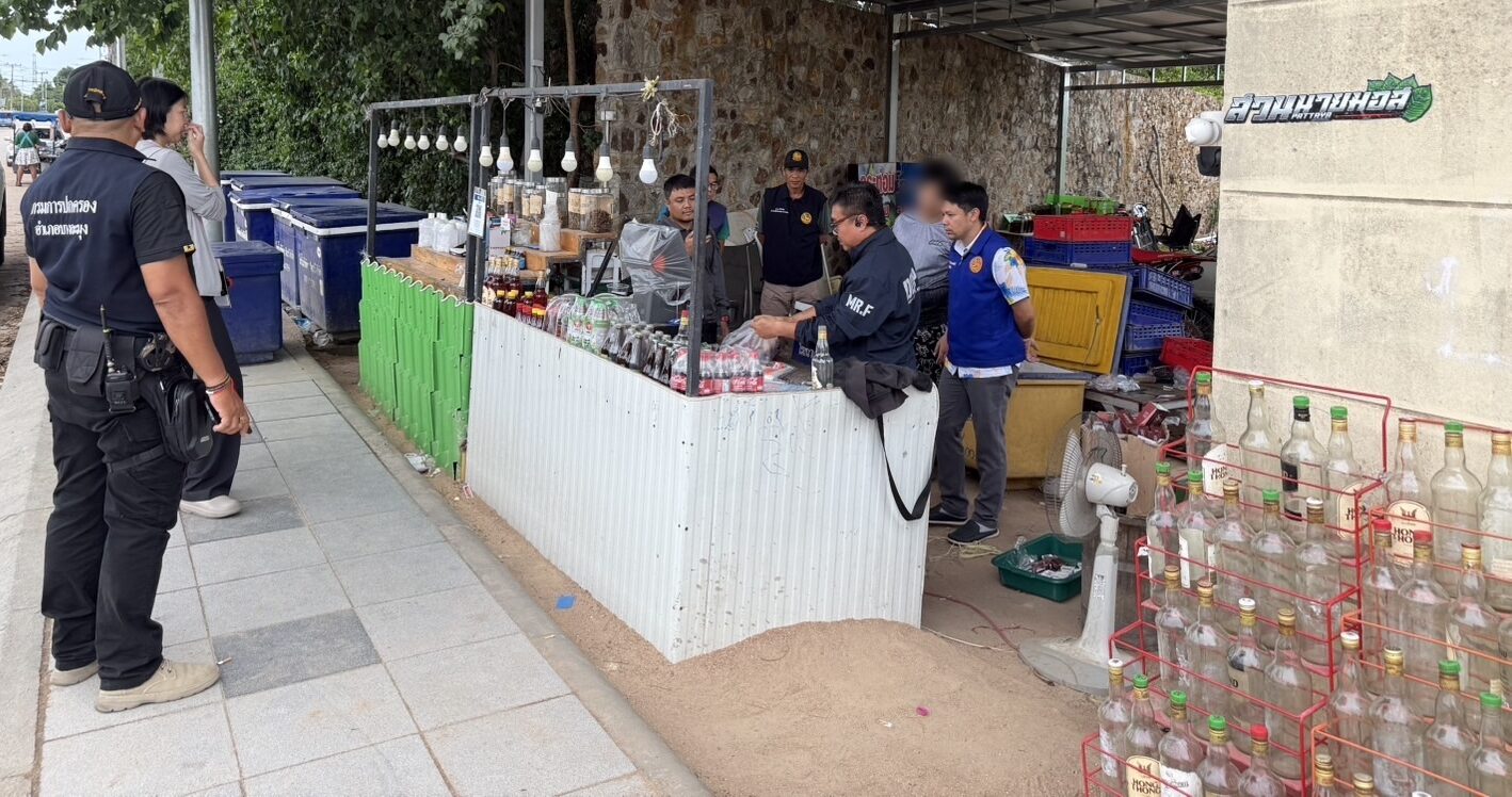 Рейд на магазин каннабиса в Чонбури выявил незаконные наркотики и предметы