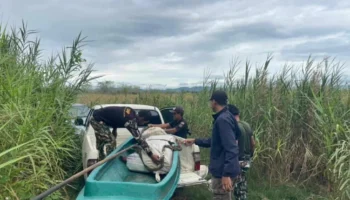 Служащие национального парка изымают священные камни в Пхрачуапкхиригане