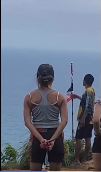 Съемочная группа подверглась критике за сворачивание тайского флага на смотровой площадке в Пхукете (видео)