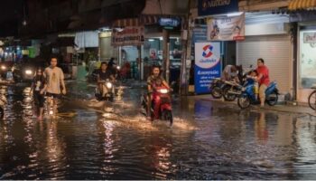 Таиланд страдает от сильных дождей, поскольку муссон затягивается