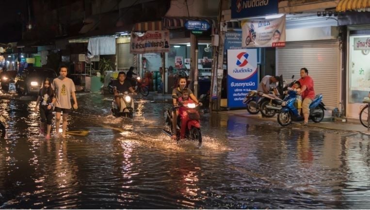 Таиланд страдает от сильных дождей, поскольку муссон затягивается