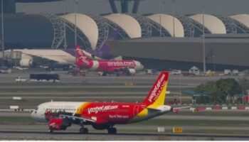 Тайские пилоты берут на себя управление на местных маршрутах, предпочитая иностранных работников.