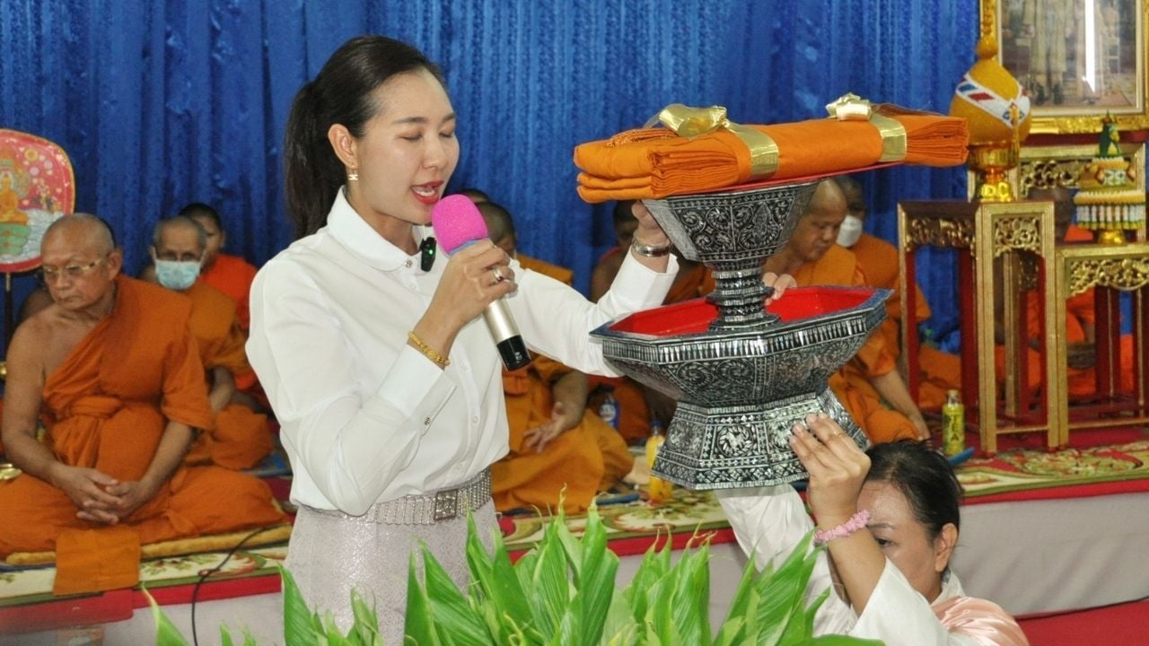 Тайский духовный медиум отрицает обвинения в мошенничестве с пожертвованиями