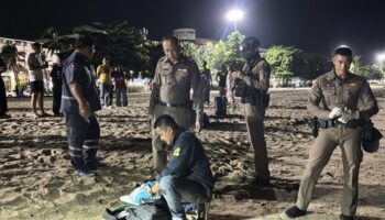 Тело мужчины из Мьянмы найдено漂浮于帕塔亚海滩。