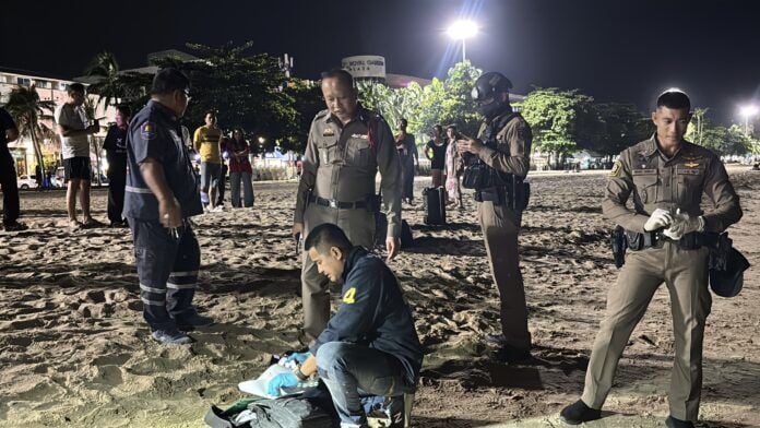 Тело мужчины из Мьянмы найдено漂浮于帕塔亚海滩。