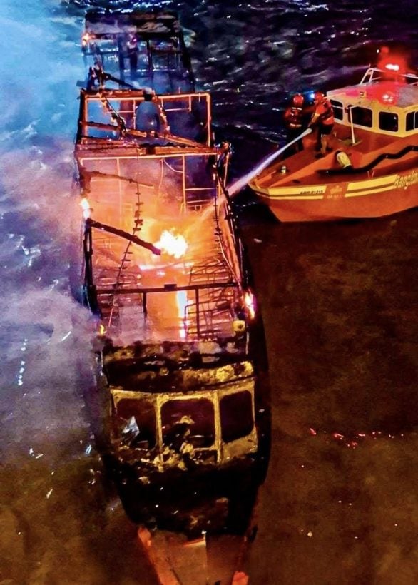 Хаос на Чао Прайя: 3 лодки вспыхнули огнем, пострадавших нет (видео)