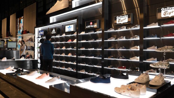 King Power закрывает 3 дьюти-фри магазина в центре Бангкока и Паттайи