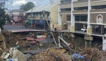 MRTA: Нестабильный грунт, грунтовые воды стали причиной образования провала в Бангкоке