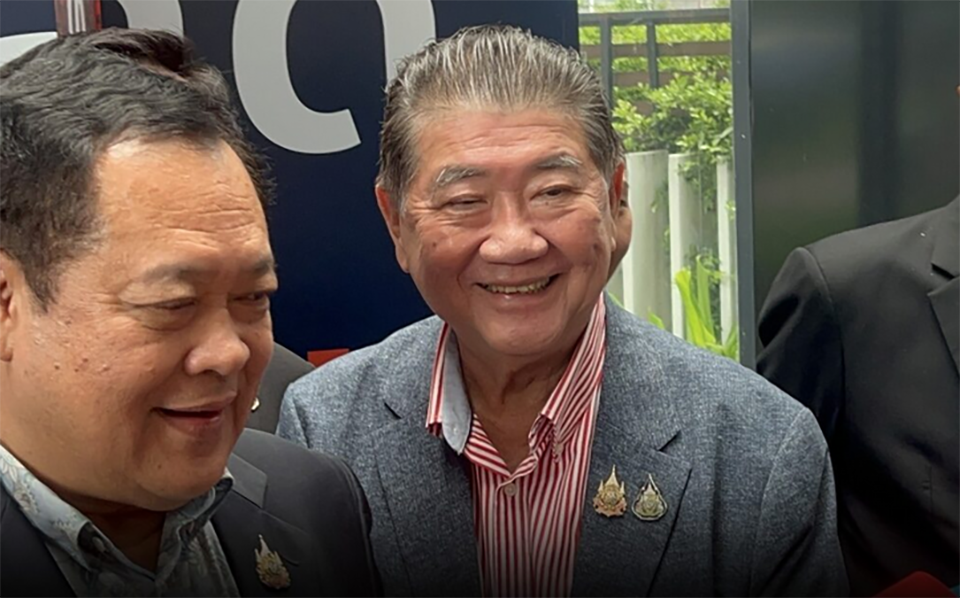 Phumtham судит поддержку Народной партии, поскольку коалиция стремится положить конец политической мертвой точке