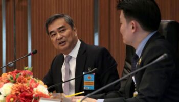 Абхисит вернется в качестве лидера Демократической партии в субботу