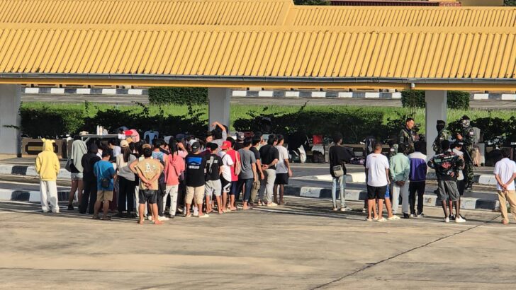 Более 1000 человек бежали в Таиланд, когда Мьянма штурмовала compound для мошенничества