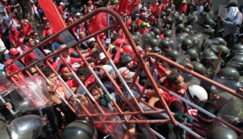 Бывшие красные рубашки приговорены к тюремному заключению за протесты 2010 года