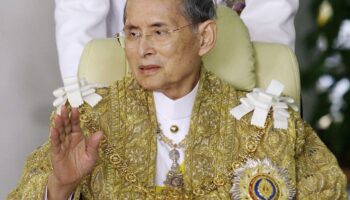 В loving памяти Его Величества короля Пхумипона Адульядета Великого