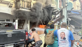 Взрыв газа разрушил дом в Патум Тани, убив одного человека и ранив семерых.