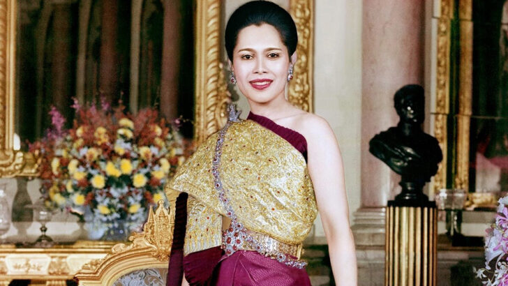 Воспоминая наследие королевы Сирикит в моде и тайской культуре