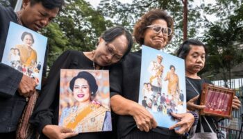 Годовые похороны начинаются для бывшей королевы Таиланда Сирикит