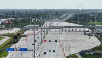 Департамент шоссейных дорог открывает пробную службу на автомагистрали M81 Банг-Йай – Канчанабури для праздничных поездок в честь короля Чулалонгкорна