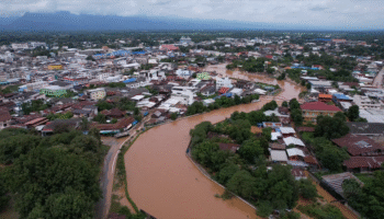 Жители Лом Сак испытывают трудности, так как наводнения произошли в седьмой раз за месяц.